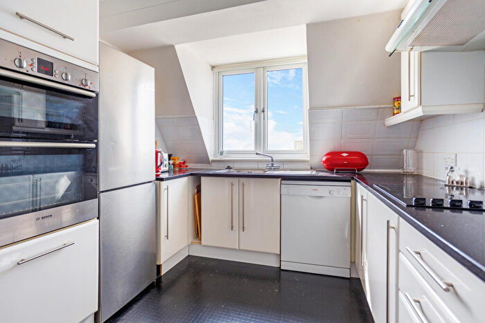 2 Bedroom Flat For Sale In Chichester Terrace, Brighton, BN2