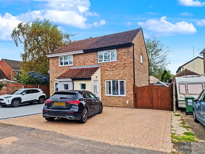 2 Bedroom Semi Detached House For Sale In Skiddaw Close, Great Notley, Braintree, CM77