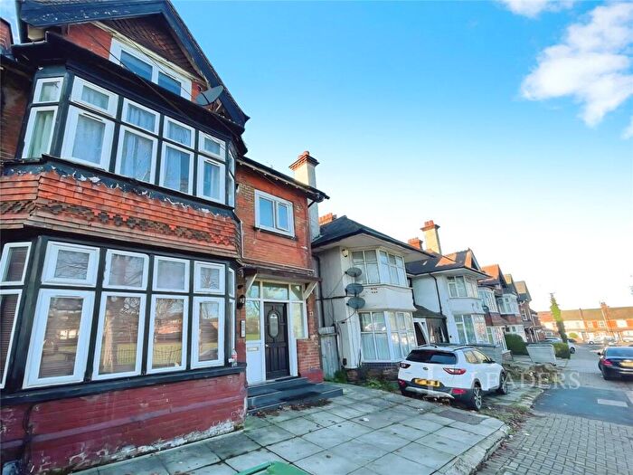 Studio To Rent In Brantwood Road, Luton, Bedfordshire, LU1