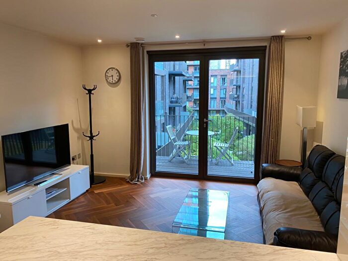 1 Bedroom Flat To Rent In Ambassador Building, Embassy Gardens, Union Square, London, SW11