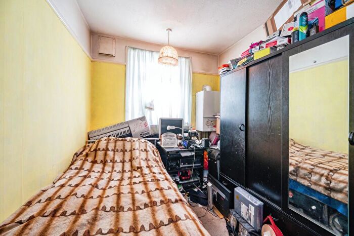 2 Bedroom Bungalow For Sale In Station Road, Drayton, Portsmouth, Hampshire, PO6