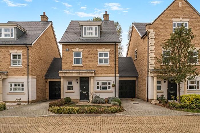 3 Bedroom Detached House For Sale In Roper Crescent, Sunbury On Thames, TW16