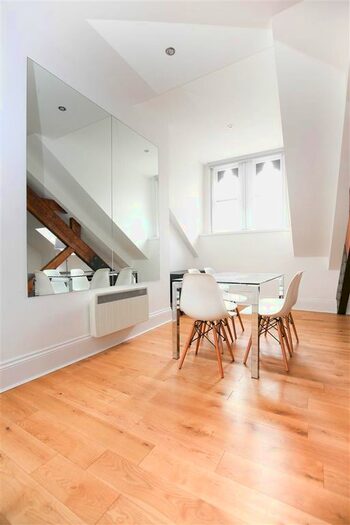 3 Bedroom Flat To Rent In Grainger Street, Newcastle Upon Tyne, NE1