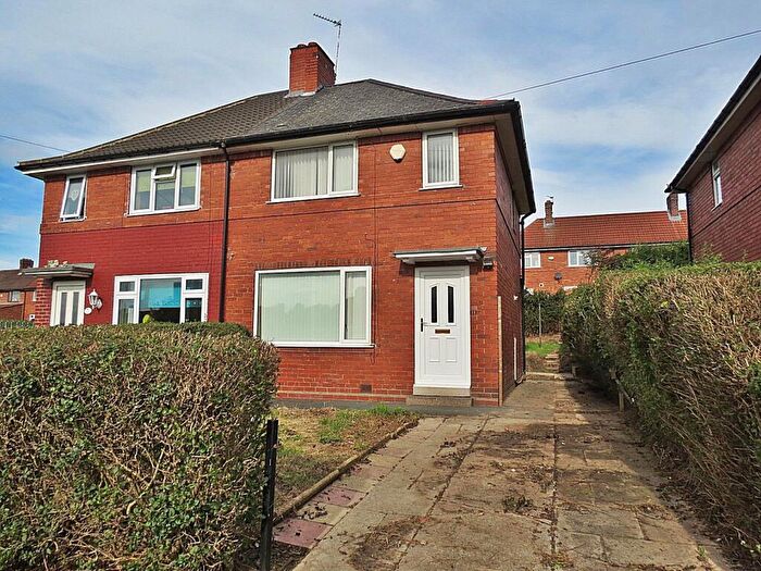 2 Bedroom Semi Detached House To Rent In Brooklands Garth, Leeds, LS14