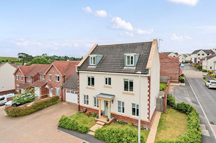 6 Bedroom Detached House For Sale In Daisy Lane, Newton Abbot, TQ12
