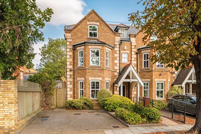 5 Bedroom Semi Detached House For Sale In Grove Road, Isleworth, TW7