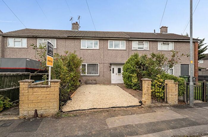 3 Bedroom Terraced House For Sale In Rosedale Road, Park South, Swindon, SN3