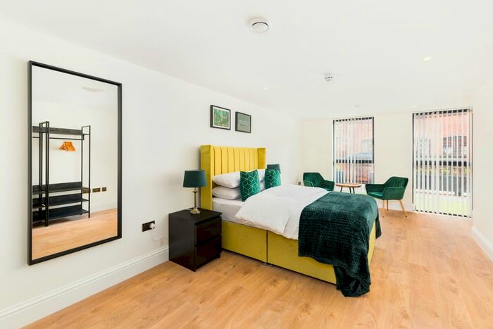 4 Bedroom Town House To Rent In Tenby Street North, Hockley, Birmingham, B1