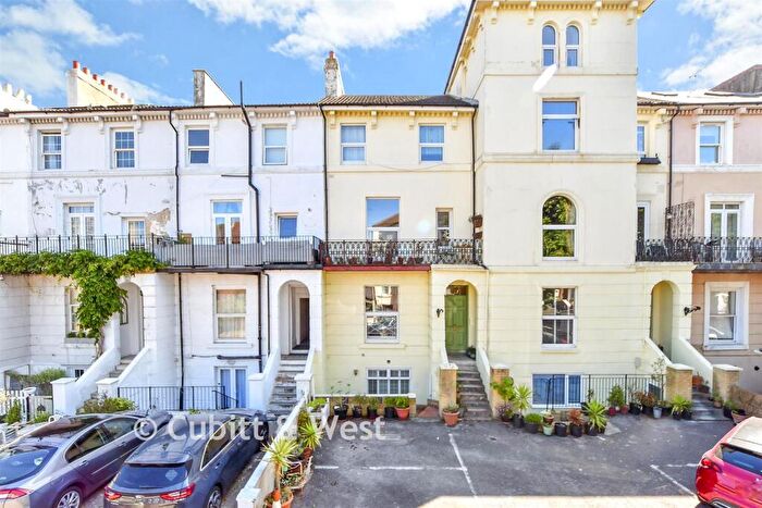 1 Bedroom Flat For Sale In Clarendon Road, Southsea, Hampshire, PO4