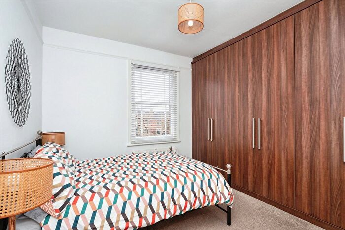 3 Bedroom End Of Terrace House For Sale In Culverden Square, Tunbridge Wells, Kent, TN4