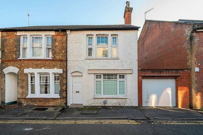 3 Bedroom Terraced House For Sale In Haydon Place, Guildford, Guildford, GU1