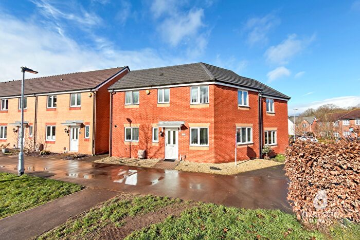 3 Bedroom Semi Detached House For Sale In Falcon Way, Jennett's Park, Bracknell, RG12