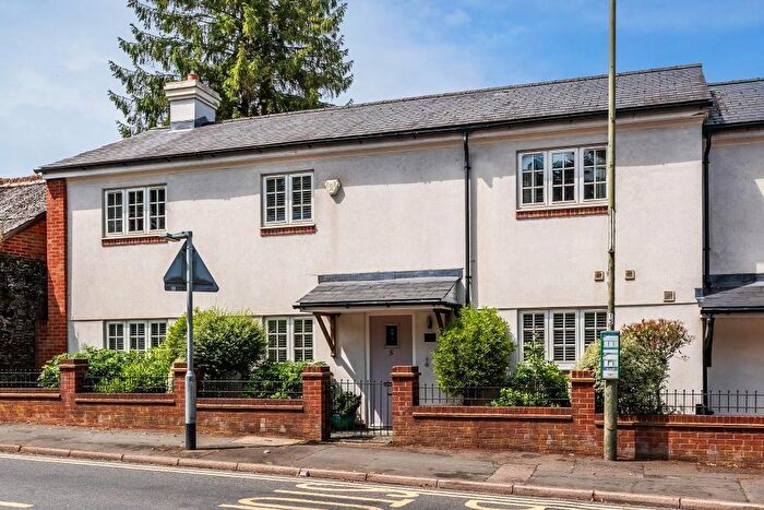 3 Bedroom House For Sale In Horsham Road, Dorking, RH4