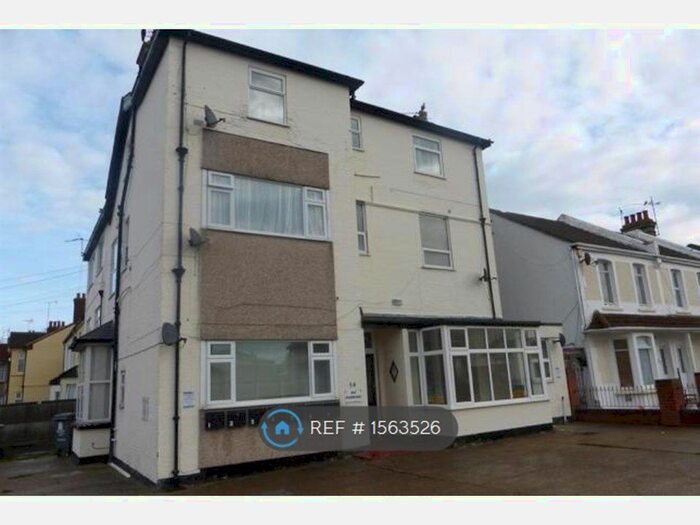 1 Bedroom Flat To Rent In West Avenue, Clacton On-Sea, CO15