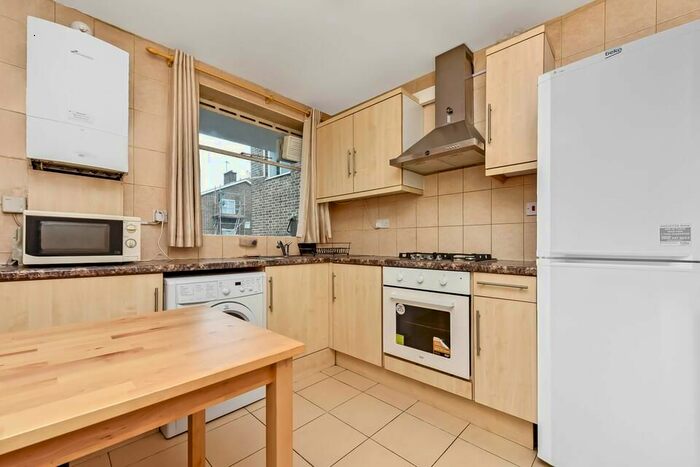 2 Bedroom Flat To Rent In Caldwell Street, London, SW9