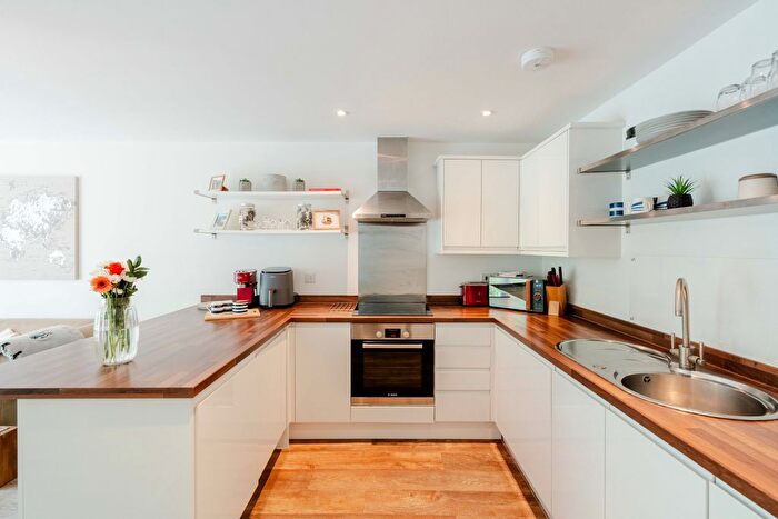 2 Bedroom Flat For Sale In Flat, Clevedon Walk, Nailsea, Bristol, Somerset, BS48