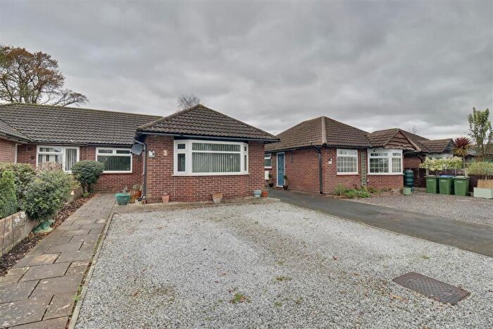 3 Bedroom Bungalow For Sale In Abbotts Way, Fareham, PO15