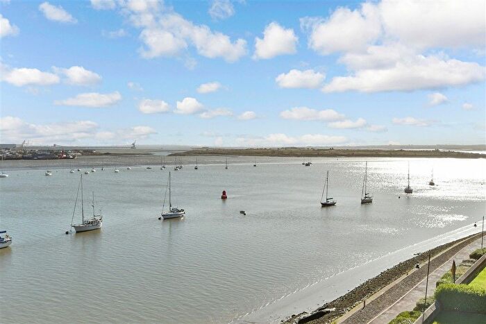 2 Bedroom Flat For Sale In Dunlin Drive, St. Mary's Island, Chatham, Kent, ME4