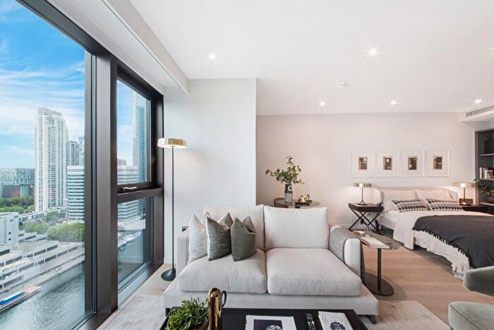 Apartment To Rent In George Street, London, E14