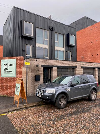 4 Bedroom Town House To Rent In Acorn Street, Sheffield, S3