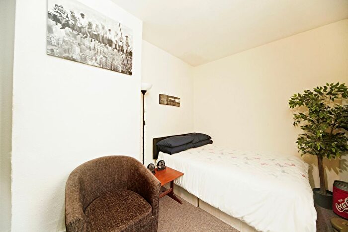3 Bedroom End Of Terrace House For Sale In Harrison's Rise, Croydon, Surrey, CR0