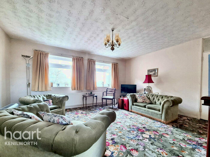 3 Bedroom Maisonette For Sale In Frythe Close, Kenilworth, CV8