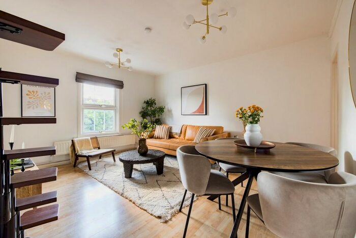 2 Bedroom Flat To Rent In Wokingham Road, Reading, RG6