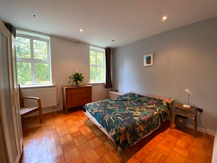 2 Bedroom Flat To Rent In Alexandra Road South, Chorlton Cum Hardy, Manchester, M16