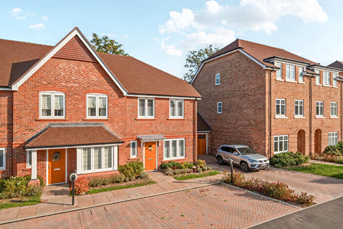 3 Bedroom End Of Terrace House For Sale In Lorimer Avenue, Cranleigh, Surrey, GU6