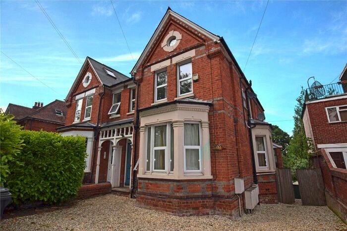 3 Bedroom Maisonette To Rent In Tilehurst Road, Reading, Berkshire, RG30