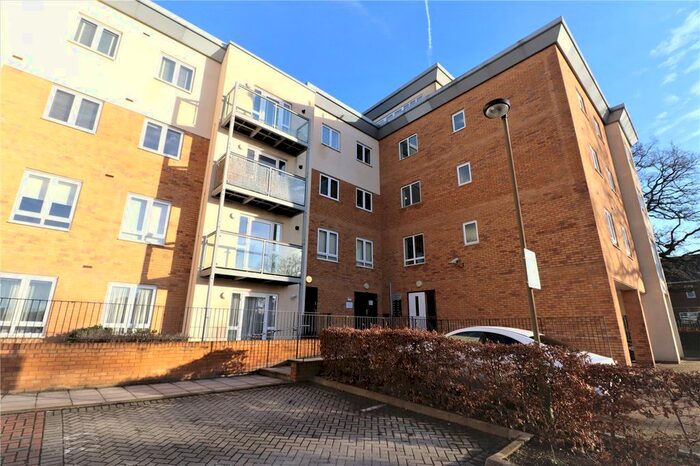 2 Bedroom Flat To Rent In Lockwood Court, Borehamwood, Hertfordshire, WD6