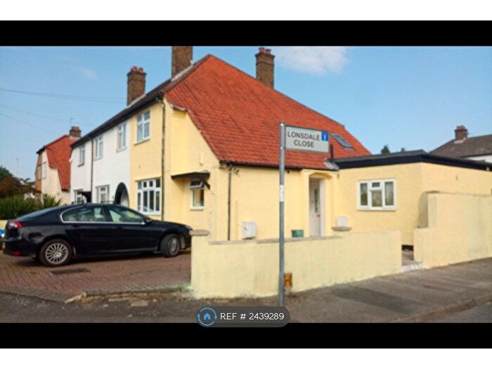 2 Bedroom Maisonette To Rent In Dawley Avenue, Uxbridge, UB8