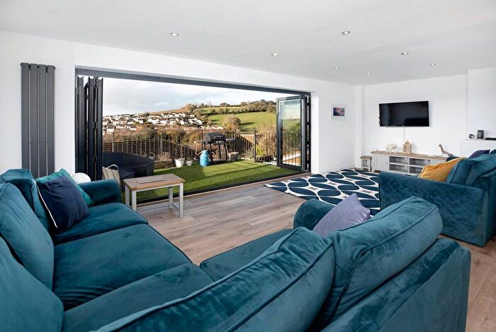 4 Bedroom Semi-Detached House For Sale In Admirals Walk, Teignmouth, TQ14