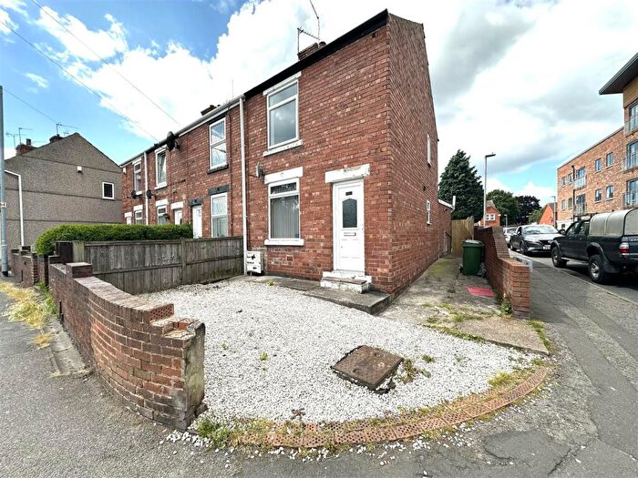 2 Bedroom End Of Terrace House To Rent In Lowtown Street, Worksop, S80