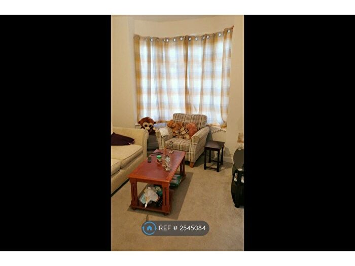 3 Bedroom Terraced House To Rent In Mayfield Avenue, Hull, HU3