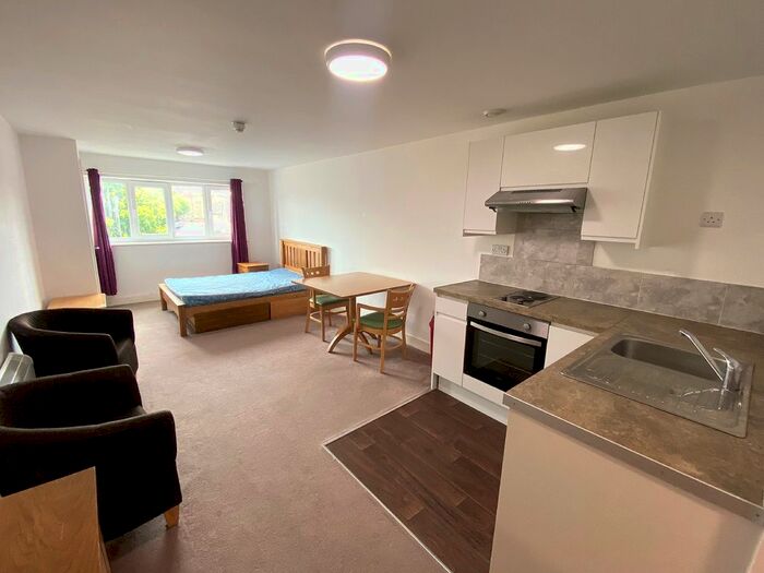 1 Bedroom Flat To Rent In Lake Road, Portsmouth, PO1