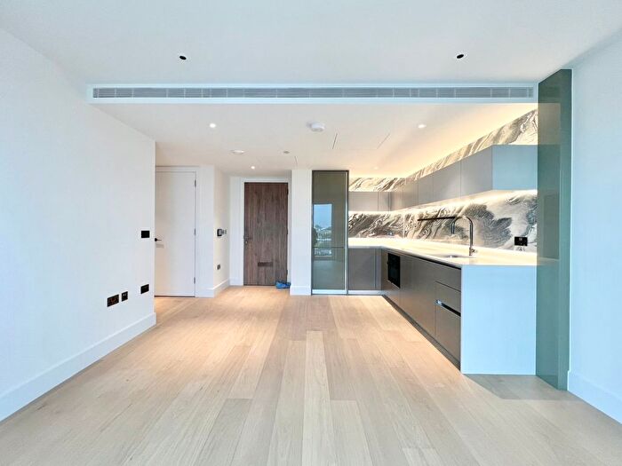 Studio To Rent In Cascade Way, London, W12