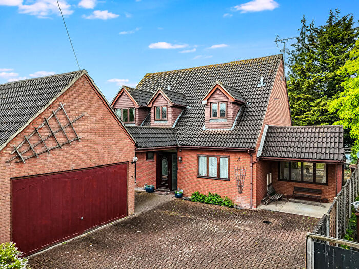 4 Bedroom Detached House For Sale In York Road, Old Moulsham, Chelmsford, CM2
