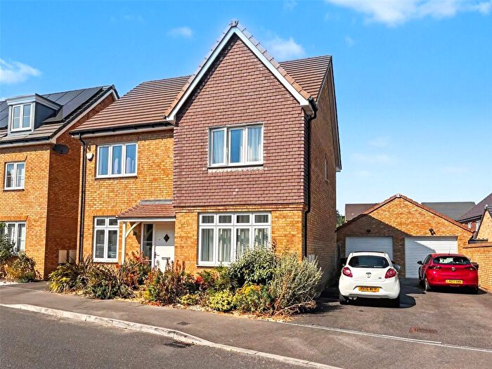 4 Bedroom Detached House To Rent In Alder Grove, Shinfield, Reading, Berkshire, RG2