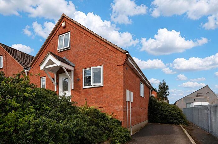 3 Bedroom Semi-Detached House For Sale In Park Road, Raunds, Northamptonshire, NN9