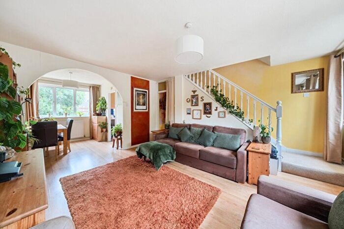 4 Bedroom Semi-Detached House For Sale In Burnt Ash Road, London, SE12