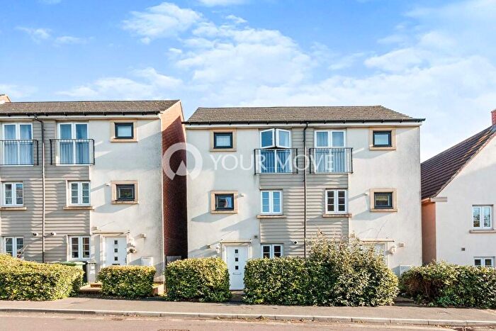 3 Bedroom House To Rent In Sinclair Drive, Basingstoke, Hampshire, RG21