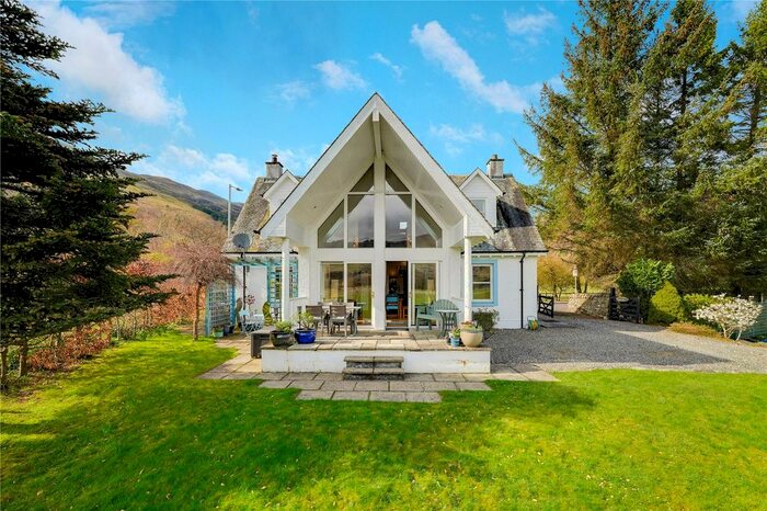 2 Bedroom Detached House For Sale In Lochearnhead, FK19