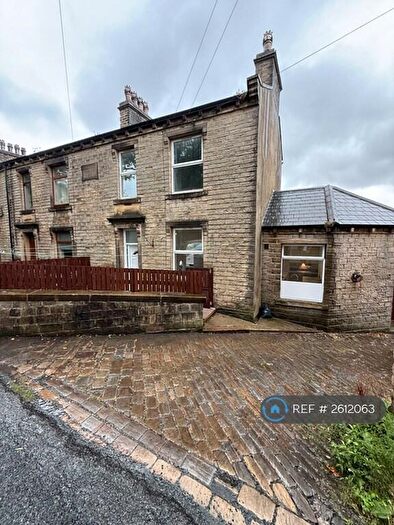 2 Bedroom End Of Terrace House To Rent In Knowl Road, Huddersfield, HD7
