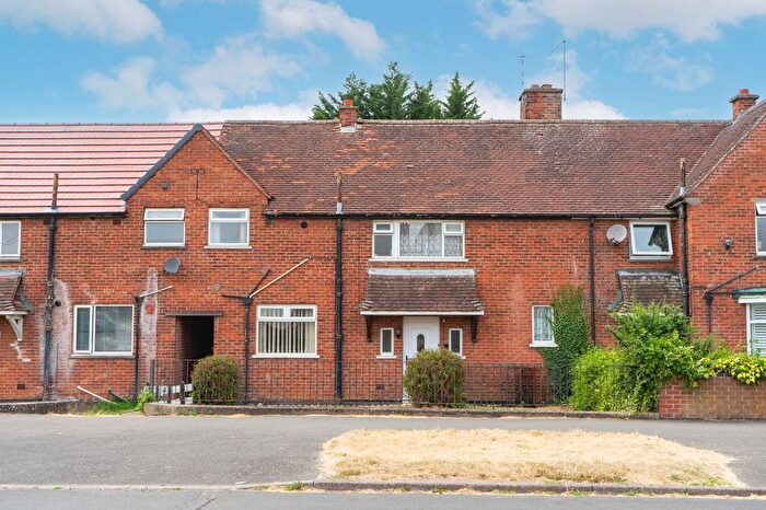 3 Bedroom Town House For Sale In Holmden Avenue, Wigston, Leicester, LE18