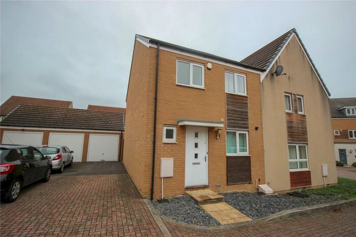 3 Bedroom Semi-Detached House To Rent In Skinners Croft, Patchway, Bristol, BS34