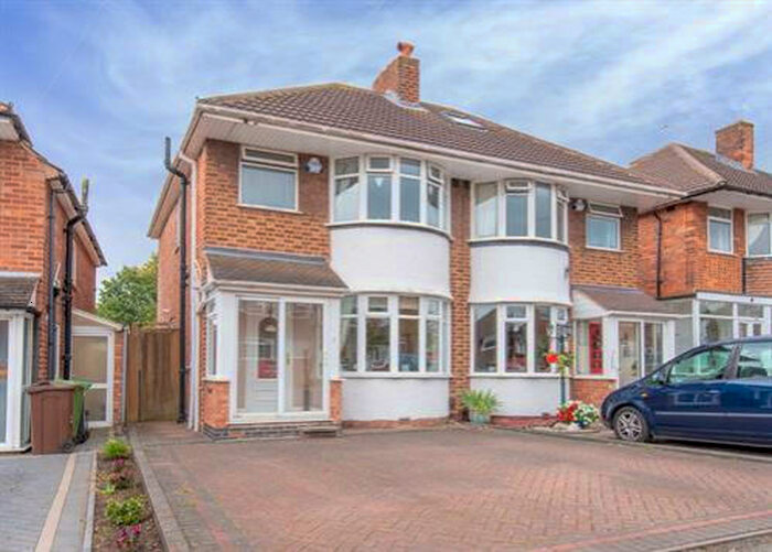 3 Bedroom Semi-Detached House To Rent In Wichnor Road, Solihull, B92