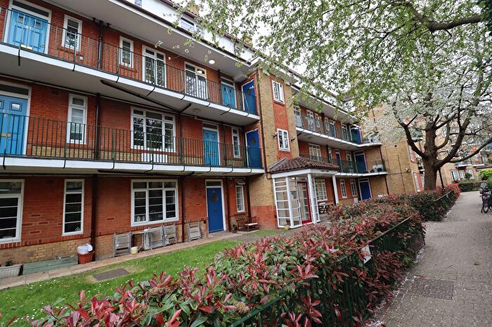4 Bedroom Maisonette To Rent In Acorn Walk, Rotherhithe, SE16