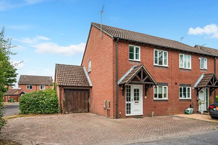 3 Bedroom Semi-Detached House For Sale In Waltham Chase, SO32