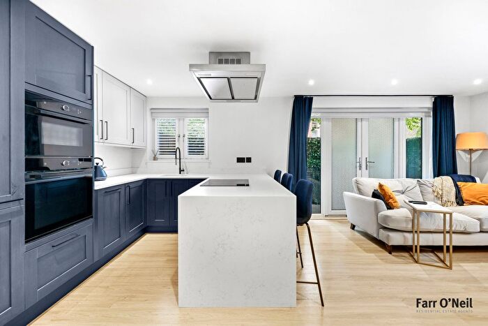 1 Bedroom Flat For Sale In Epping New Road, Buckhurst Hill, IG9